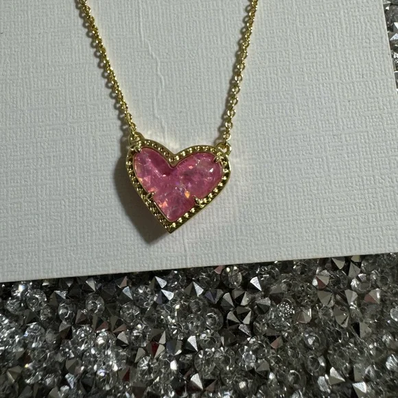 NWT Kendra Scott Ari Heart Necklace - Picture 3 of 6